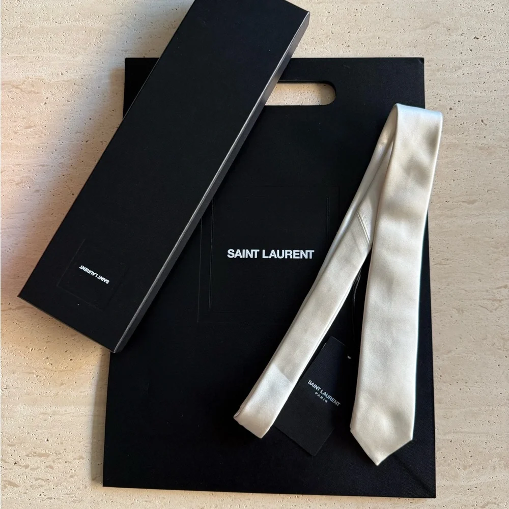 NWT YVES SAINT LAURENT MENS WHITE SILK TIE🤍💝